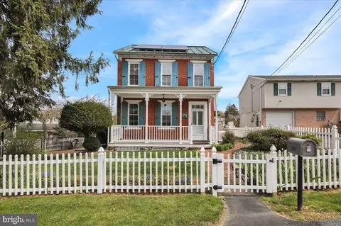 726 Mountain View Rd, Reading, PA 19607