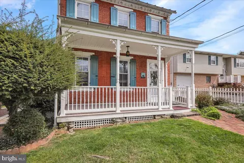 Exterior - 726 Mountain View Rd, Reading, PA 19607 photo 2 of 13