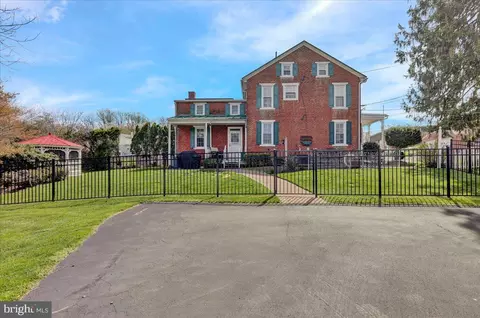 Exterior - 726 Mountain View Rd, Reading, PA 19607 photo 12 of 13