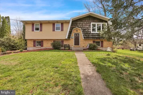 556 State St, Mertztown, PA 19539