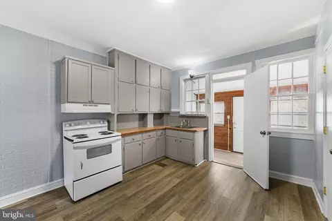 Kitchen - 26 Franklin St, Shillington, PA 19607 photo 2 of 4