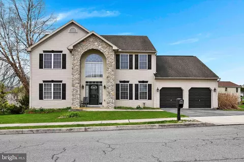 21 Shelly Dr, Sinking Spring, PA 19608
