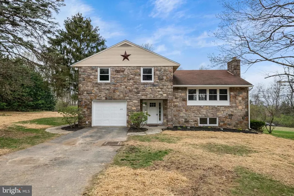 274 Walnuttown Rd, Fleetwood, PA 19522 25 Photos Movoto