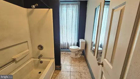 Bath - 630 N Front St, Reading, PA 19601 photo 2 of 2