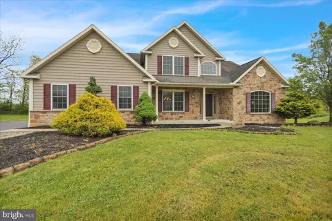 21 Jennifer Dr, Bernville, PA 19506