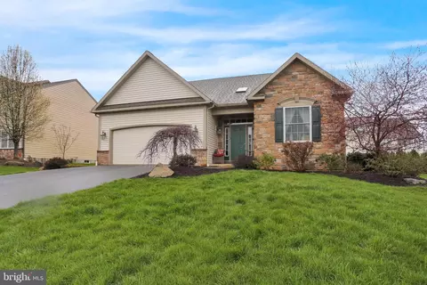 1004 Helm Ln, Reading, PA 19605