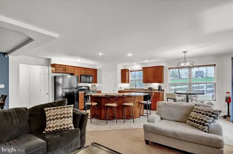 Living - 354 Martins Rd, Reading, PA 19608 photo 4 of 5