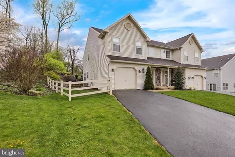 Exterior - 354 Martins Rd, Reading, PA 19608 photo 2 of 7