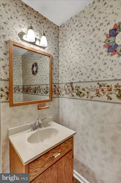 Bath - 4001 Windcroft Ct, Reading, PA 19606 photo 1 of 3