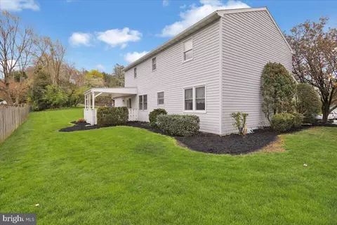 Exterior - 4001 Windcroft Ct, Reading, PA 19606 photo 4 of 7