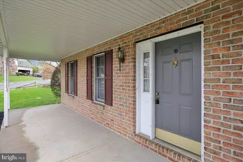 Exterior - 4001 Windcroft Ct, Reading, PA 19606 photo 2 of 7