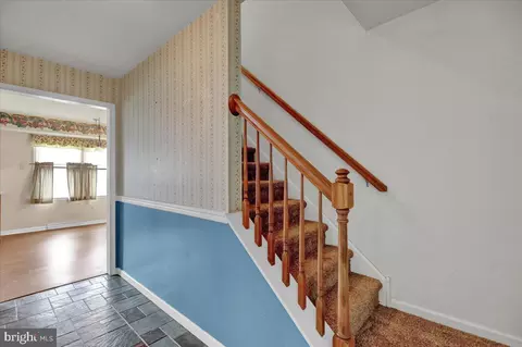 Entry Way - 4001 Windcroft Ct, Reading, PA 19606 photo 2 of 2