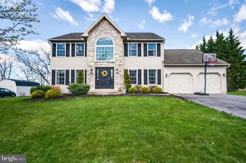 112 Kensington Blvd, Blandon, PA 19510