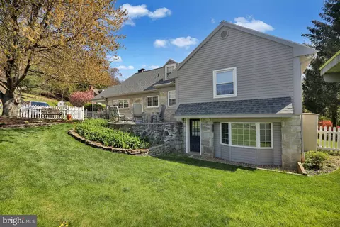 Exterior - 431 Devon Ter, Reading, PA 19607 photo 6 of 7