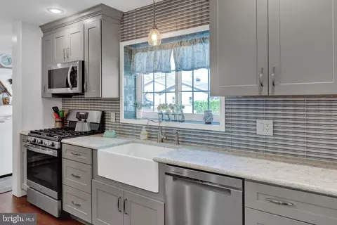 Kitchen - 431 Devon Ter, Reading, PA 19607 photo 2 of 4