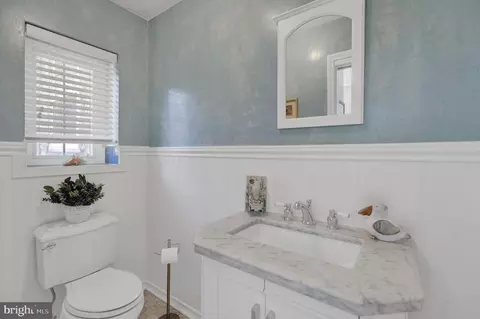 Bath - 431 Devon Ter, Reading, PA 19607 photo 1 of 4