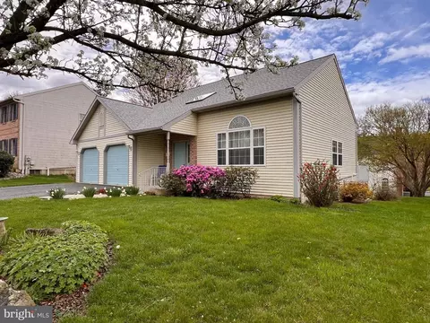 342 Daniel St, Wernersville, PA 19565