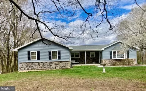 20 W Market St, Myerstown, PA 17067