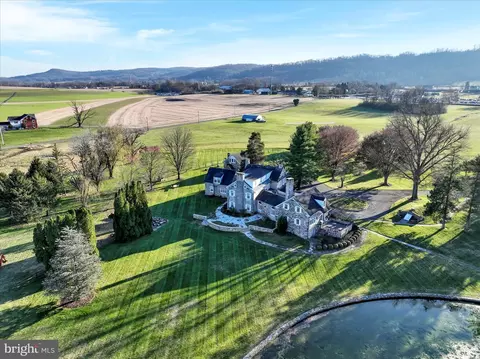 49 Big Spring Rd, Robesonia, PA 19551