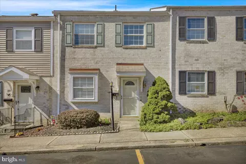 22 Nassau Ct, Reading, PA 19607