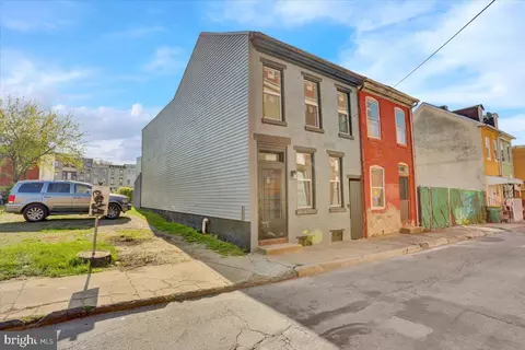 137 Lemon St, Reading, PA 19602