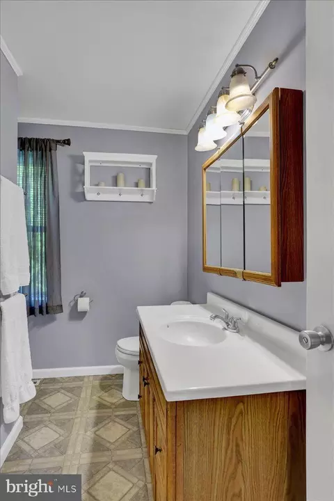 Bath - 311 Hill Cir, Reading, PA 19607 photo 2 of 4