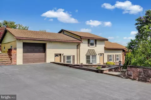 311 Hill Cir, Reading, PA 19607
