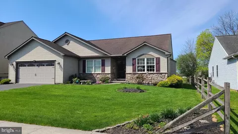 341 Henry Dr, Blandon, PA 19510