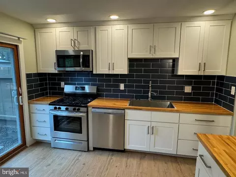 Kitchen - 25 Medinah Dr, Reading, PA 19607 photo 1 of 4