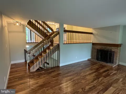 Living - 25 Medinah Dr, Reading, PA 19607 photo 2 of 2