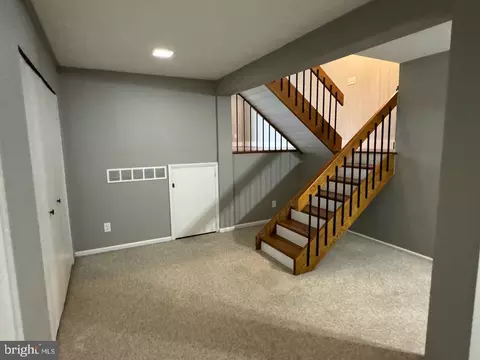 Entry Way - 25 Medinah Dr, Reading, PA 19607 photo 2 of 4