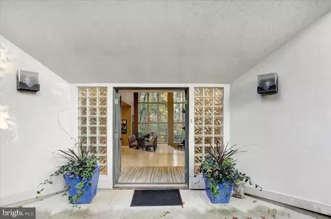 Entry Way - 14 Pine Ridge Ln, Reading, PA 19607 photo 1 of 5
