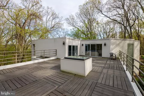 Exterior - 14 Pine Ridge Ln, Reading, PA 19607 photo 5 of 10