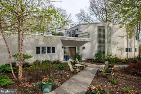 Exterior - 14 Pine Ridge Ln, Reading, PA 19607 photo 2 of 10