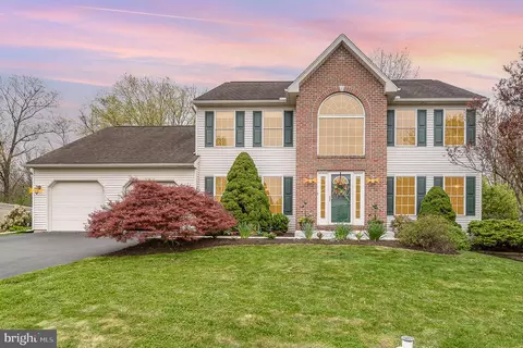 338 Rosecliff Dr, Douglassville, PA 19518