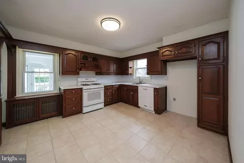 Kitchen - 1366 Kenhorst Blvd, Reading, PA 19607 photo 1 of 2