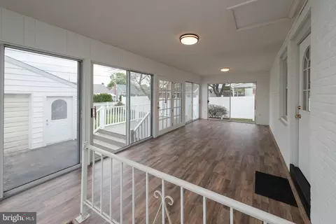 Living - 1366 Kenhorst Blvd, Reading, PA 19607 photo 2 of 3