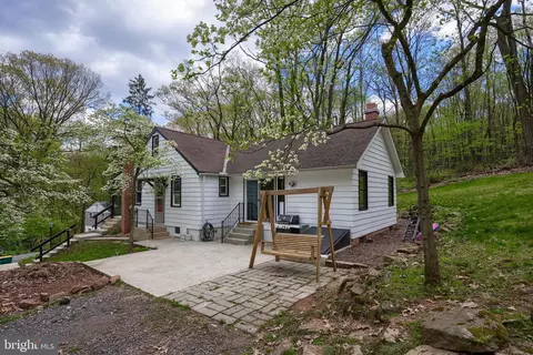 432 Vinemont Rd, Reading, PA 19608