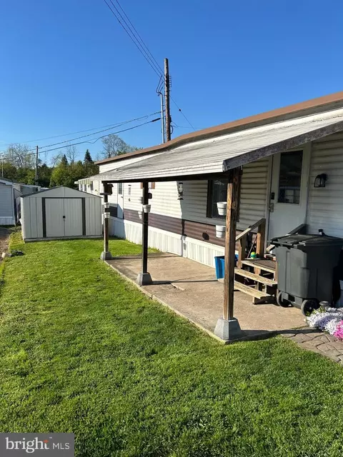 211 Bordic Rd, Reading, PA 19606 photo 2