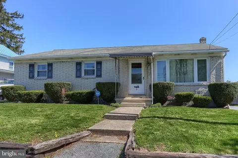 5 E Market St, Myerstown, PA 17067