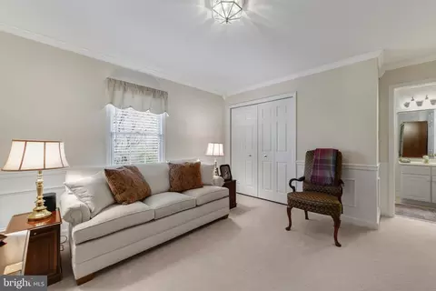 Living - 7 Boardwalk Ct, Sinking Spring, PA 19608 photo 5 of 6