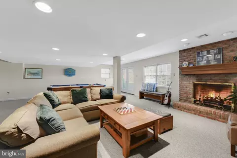 Living - 7 Boardwalk Ct, Sinking Spring, PA 19608 photo 6 of 6
