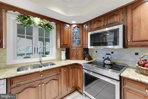 Kitchen - 7 Boardwalk Ct, Sinking Spring, PA 19608 photo 2 of 4