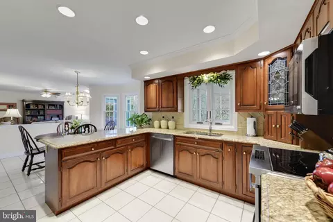 Kitchen - 7 Boardwalk Ct, Sinking Spring, PA 19608 photo 3 of 4