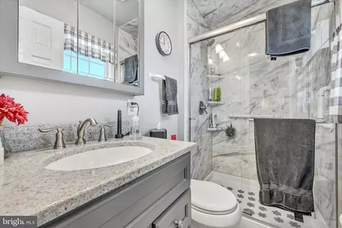Bath - 152 Castleton Dr, Reading, PA 19607 photo 1 of 2