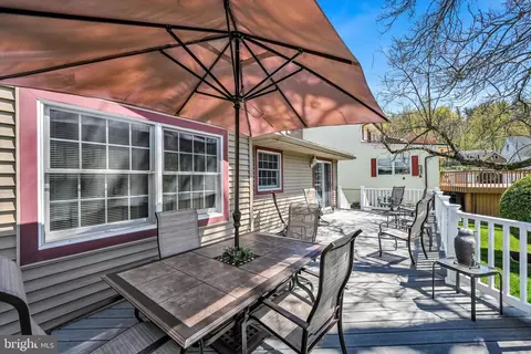 Exterior - 152 Castleton Dr, Reading, PA 19607 photo 4 of 7