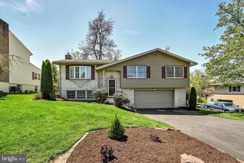 Exterior - 152 Castleton Dr, Reading, PA 19607 photo 2 of 7