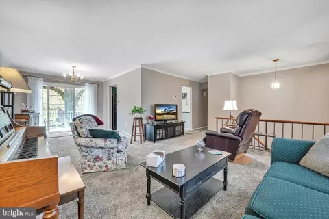Living - 152 Castleton Dr, Reading, PA 19607 photo 1 of 5