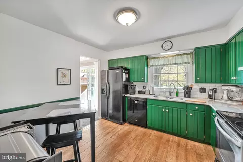 Kitchen - 152 Castleton Dr, Reading, PA 19607 photo 2 of 2
