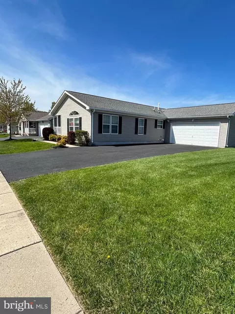 157 Random Rd, Douglassville, PA 19518